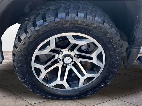 Used 2019 GMC Sierra 1500 SLT w/ SLT Premium Plus Package AWD/4WD image 9
