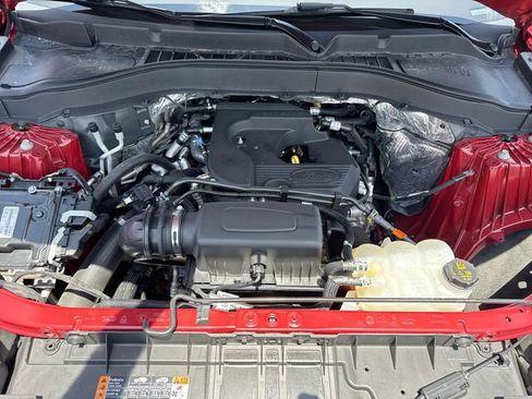 Used 2020 Ford Explorer XLT w/ Equipment Group 202A AWD/4WD image 25
