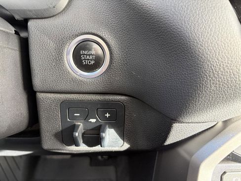 Used 2022 Toyota Tundra Limited image 18