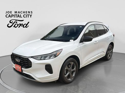 Used 2023 Ford Escape ST-Line w/ Tech Pack #1 AWD/4WD image 9