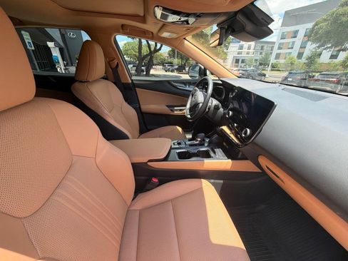 Used 2025 Lexus NX 350h AWD w/ Accessory Package (2T) image 4