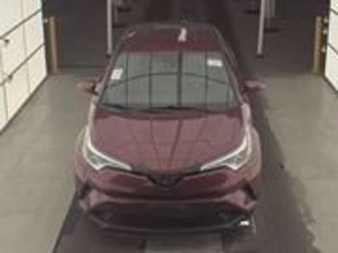Used 2019 Toyota C-HR LE image 3
