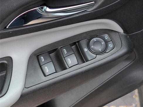 Used 2023 Chevrolet Equinox LT image 16