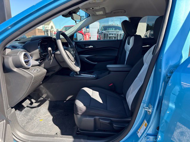 New 2026 Chevrolet Trax LS w/ LS Convenience Package FWD image 13