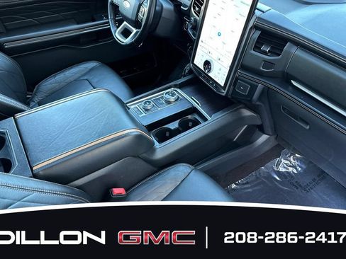 Used 2023 Ford Expedition Platinum AWD/4WD image 17