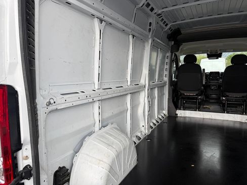 Used 2023 RAM ProMaster 2500 FWD image 21