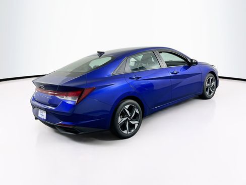 Used 2023 Hyundai Elantra SEL w/ Convenience Package FWD image 5