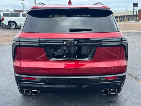 Used 2024 Chevrolet Traverse RS FWD image 4