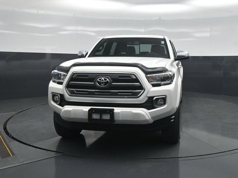 Certified 2017 Toyota Tacoma Limited w/ Tow Package AWD/4WD image 2