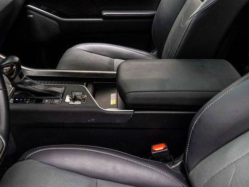 Used 2024 Lexus GX 550 w/ Cold Area Package image 20