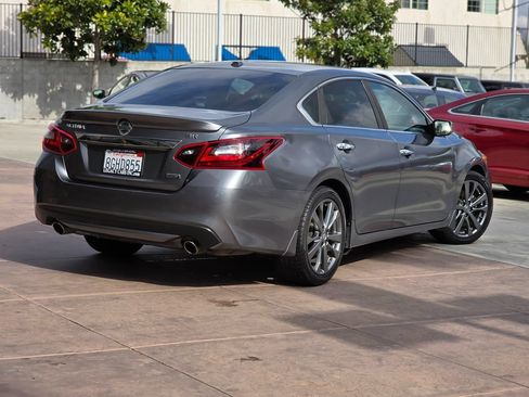 Used 2018 Nissan Altima 2.5 SR w/ SR Special Edition image 13