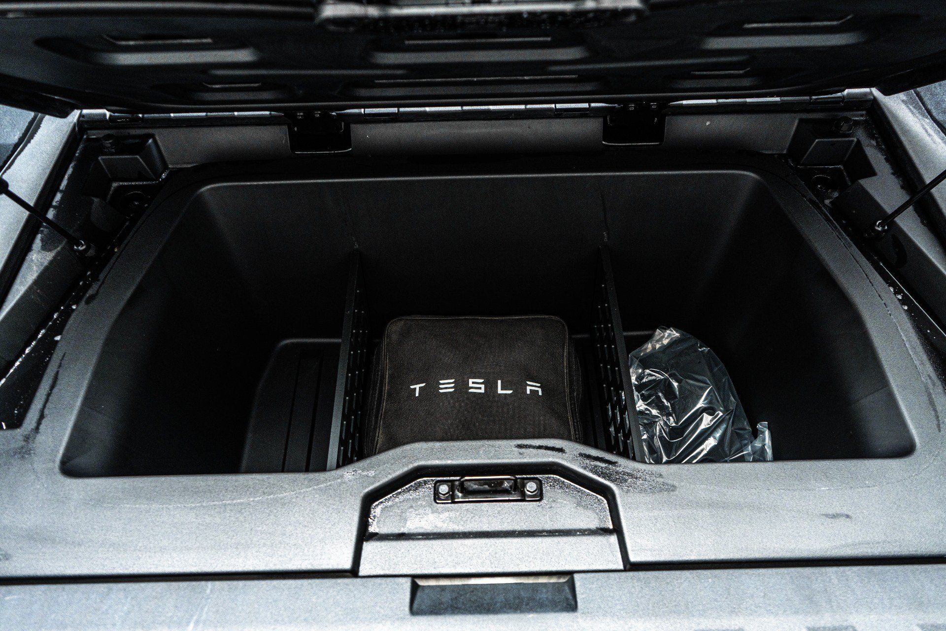 Used 2024 Tesla Cybertruck Cyberbeast AWD/4WD image 34