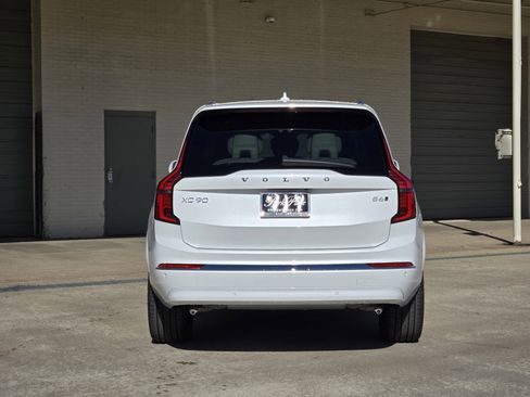 New 2026 Volvo XC90 B6 Ultra image 8