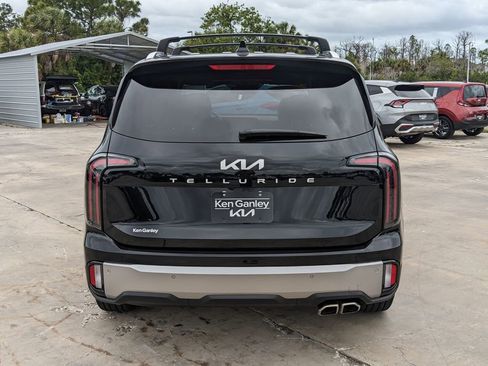 Certified 2025 Kia Telluride EX w/ EX Captain's Chair Package image 7