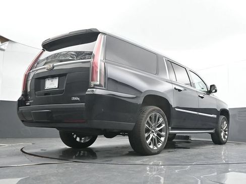 Used 2018 Cadillac Escalade ESV Premium Luxury AWD/4WD image 47