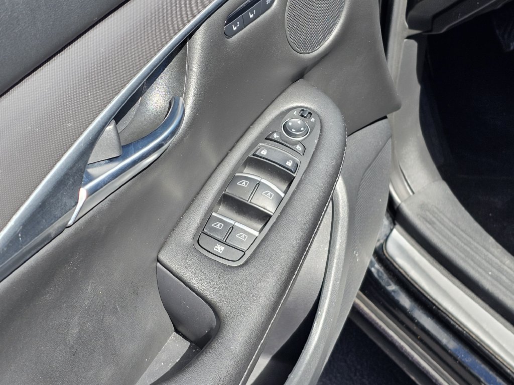 Used 2023 INFINITI QX50 Luxe FWD image 18