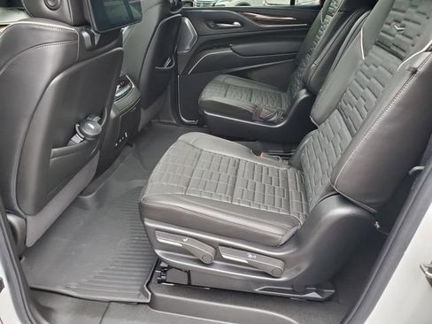 Used 2024 Cadillac Escalade ESV Premium Luxury Platinum w/ Heavy-Duty Trailer Package image 10
