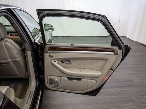 Used 2009 Audi S8 4dr Sedan image 23