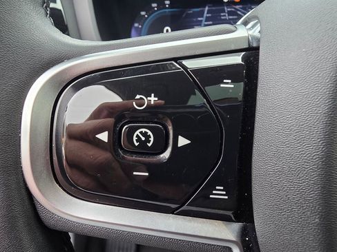 Used 2025 Volvo V60 B5 Cross Country Plus image 27