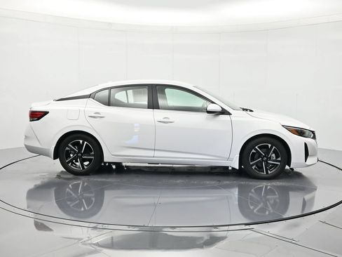 Certified 2024 Nissan Sentra SV FWD image 4
