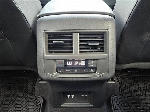 Used 2022 Volkswagen Atlas SEL Premium AWD/4WD image 17