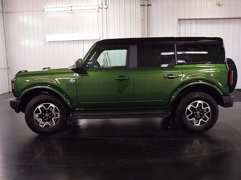 Used 2025 Ford Bronco Outer Banks image 4