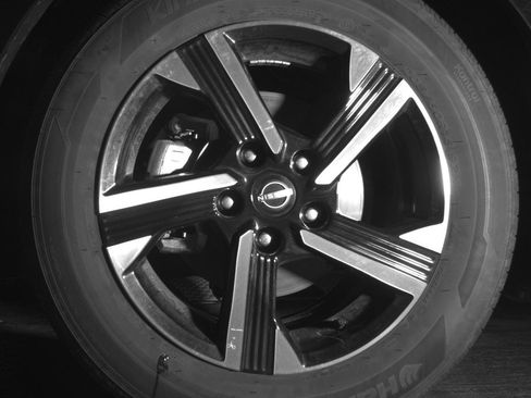 Used 2025 Nissan Sentra SV image 11