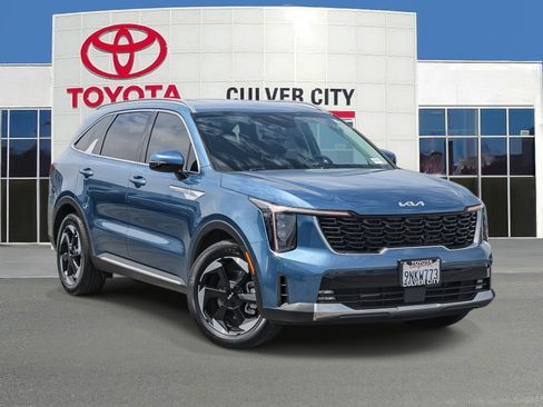 Used 2025 Kia Sorento EX AWD/4WD image 1