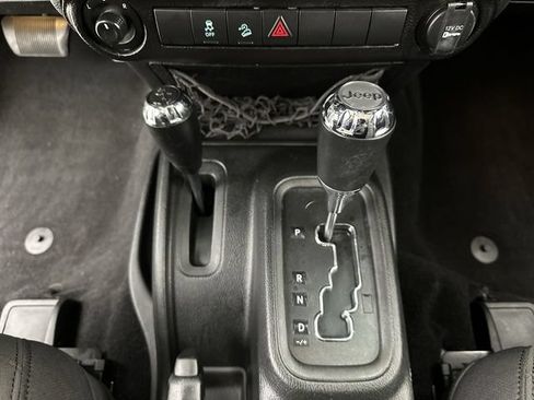 Used 2017 Jeep Wrangler Sport w/ Quick Order Package 24S AWD/4WD image 18