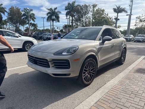 Used 2021 Porsche Cayenne image 13
