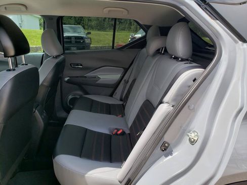 Used 2022 Nissan Kicks SR FWD image 13