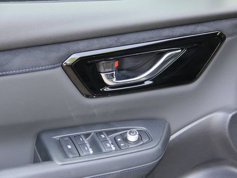 Used 2025 Subaru Forester Limited AWD/4WD image 17