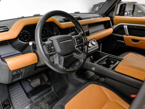 Used 2023 Land Rover Defender 110 X-Dynamic SE AWD/4WD image 3