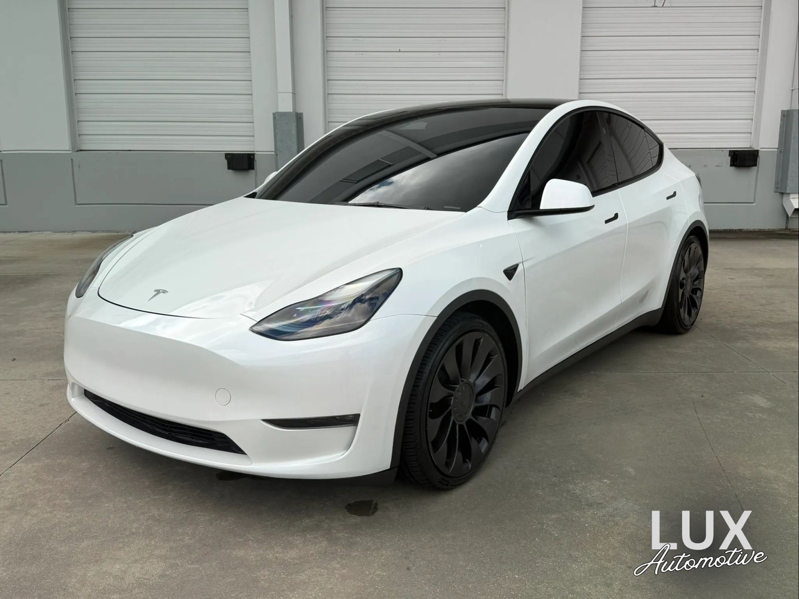 Used 2023 Tesla Model Y Performance AWD/4WD image 1