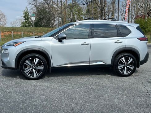 Used 2022 Nissan Rogue SL w/ SL Premium Package FWD image 5