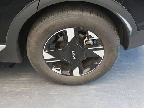 Used 2026 Kia Sportage LX FWD image 12