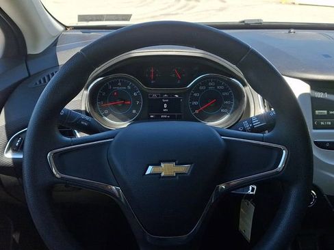 Used 2018 Chevrolet Cruze LS FWD image 18