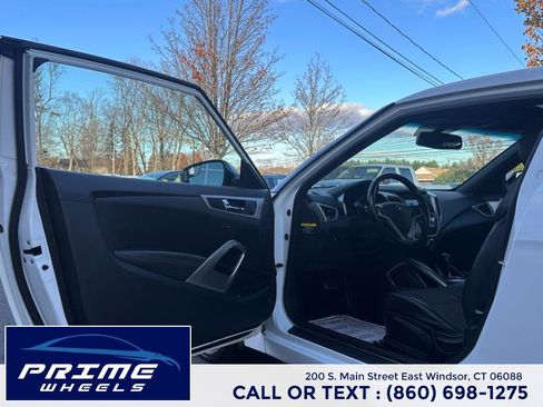 Used 2016 Hyundai Veloster w/ Option Group 02 image 9