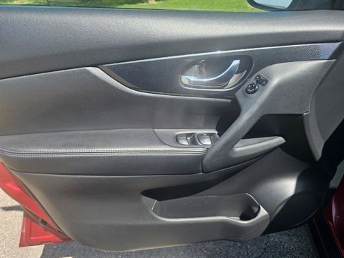 Used 2016 Nissan Rogue SL AWD/4WD image 24