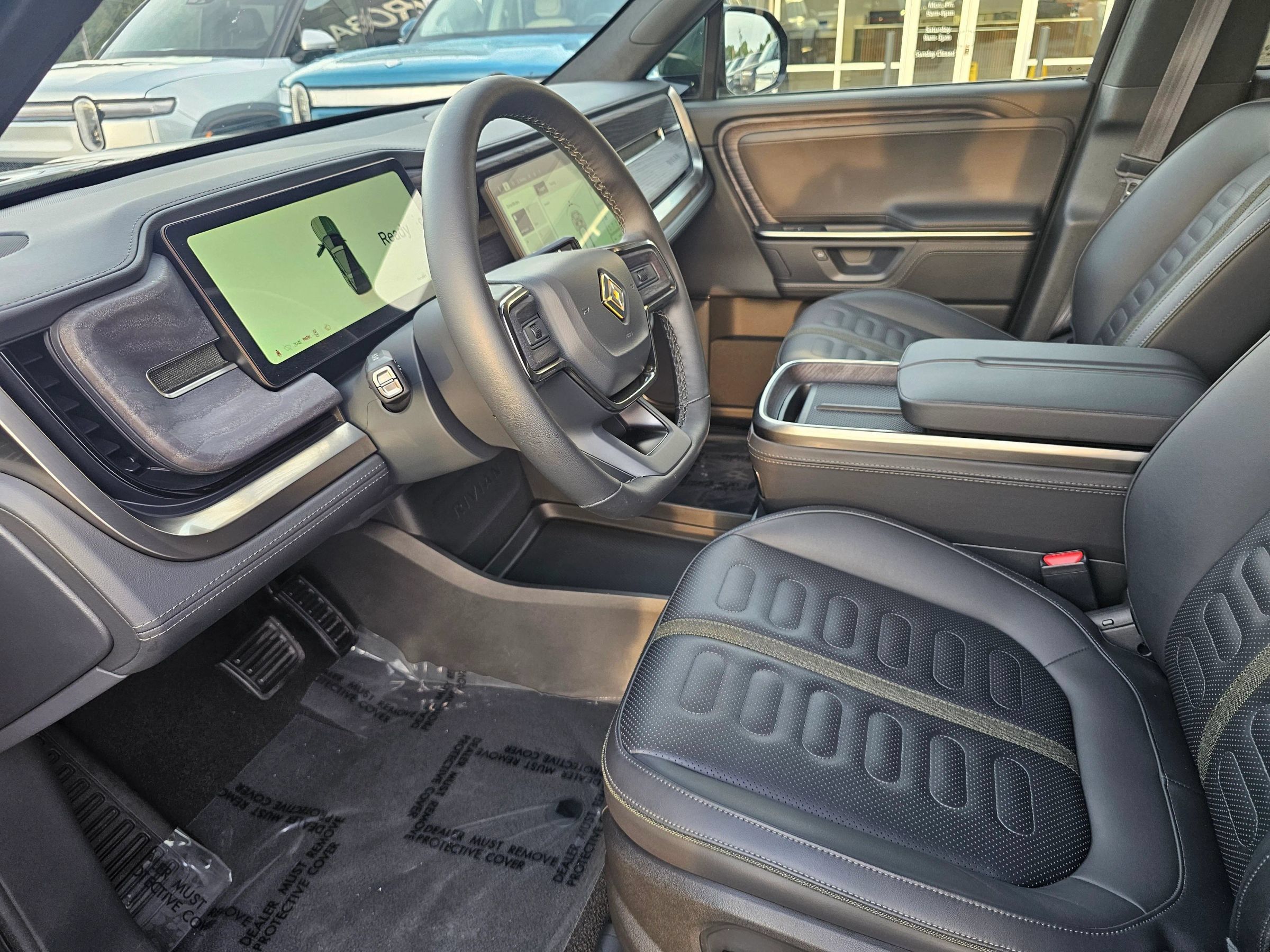 Used 2025 Rivian R1S Adventure Dual AWD/4WD image 11