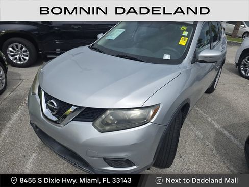 Used 2014 Nissan Rogue S image 2