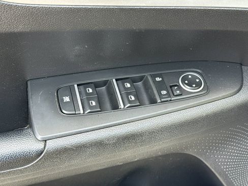 Used 2023 Kia Forte LXS FWD image 13