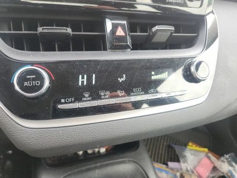 Used 2022 Toyota Corolla LE FWD image 17