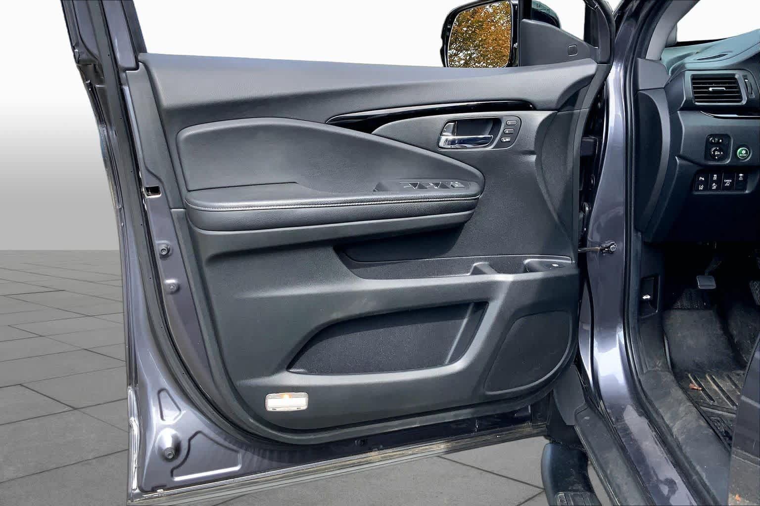 Used 2020 Honda Ridgeline RTL-E image 22