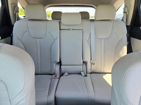 Used 2025 Kia Sorento S w/ Panoramic Sunroof Package FWD image 13