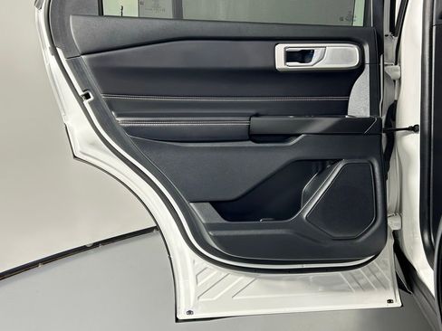 Used 2020 Ford Explorer ST w/ ST Street Pack image 18