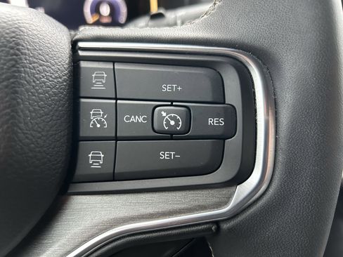 Used 2023 Jeep Wagoneer Series II image 12