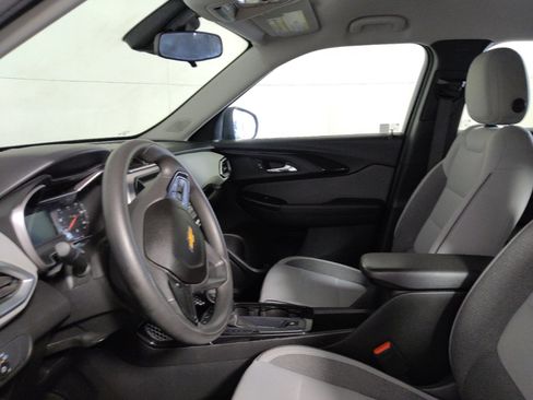 Used 2021 Chevrolet TrailBlazer LS FWD image 17