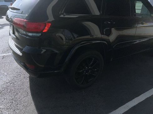 Used 2020 Jeep Grand Cherokee Altitude image 3