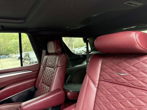 Certified 2025 Cadillac Escalade Sport w/ Touring Package AWD/4WD image 17